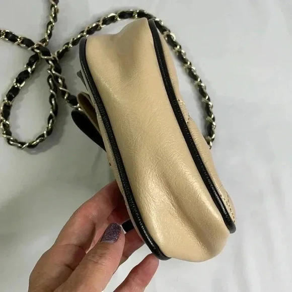 Aldo Black Cream Crossbody Purse - Picture 4 of 14